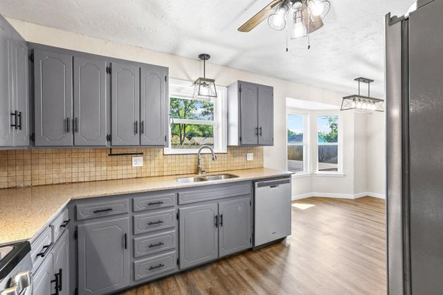 2715 Regal Drive, Denison, TX 75020