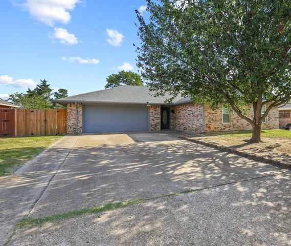 2715 Regal Drive, Denison, TX 75020