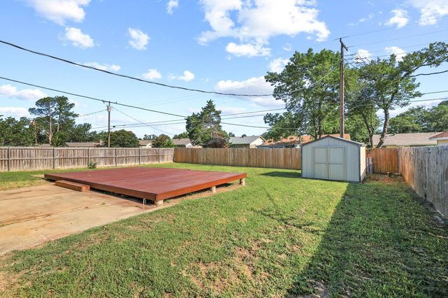 2715 Regal Drive, Denison, TX 75020