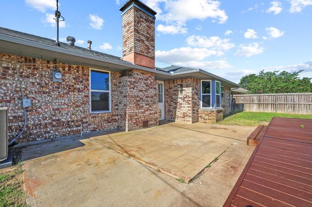 2715 Regal Drive, Denison, TX 75020