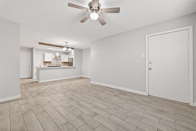 1230 Shadowdale Drive 17, Houston, TX 77043