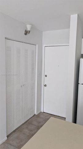 2701 Riverside Drive 206-B, Coral Springs, FL 33065