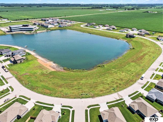 1810 Kara Way, Fremont, NE 68028