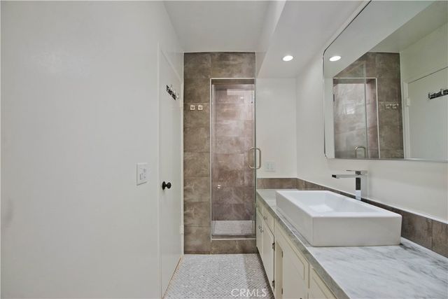 3407 Ocean Front Walk B, Los Angeles, CA 90292