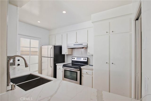 3407 Ocean Front Walk B, Los Angeles, CA 90292