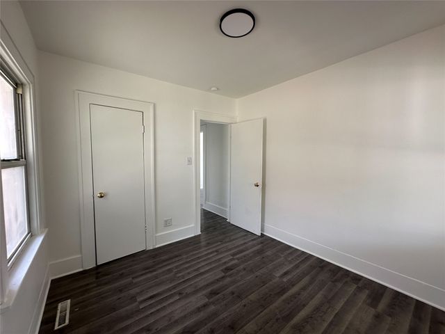 1719 E 24th Street, Des Moines, IA 50317