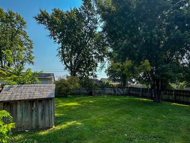 1719 E 24th Street, Des Moines, IA 50317
