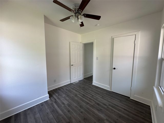 1719 E 24th Street, Des Moines, IA 50317