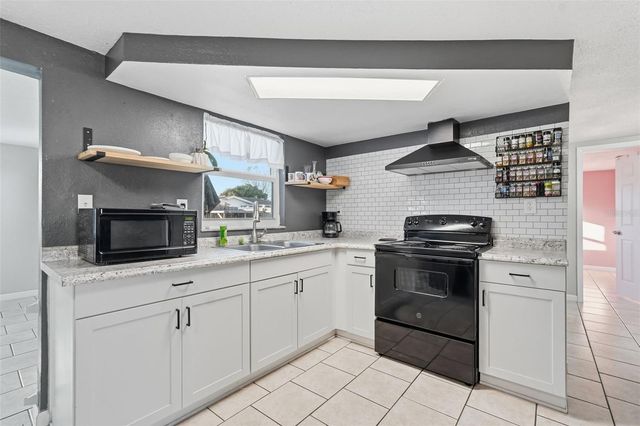 9101 HUNT CLUB LANE, Port Richey, FL 34668