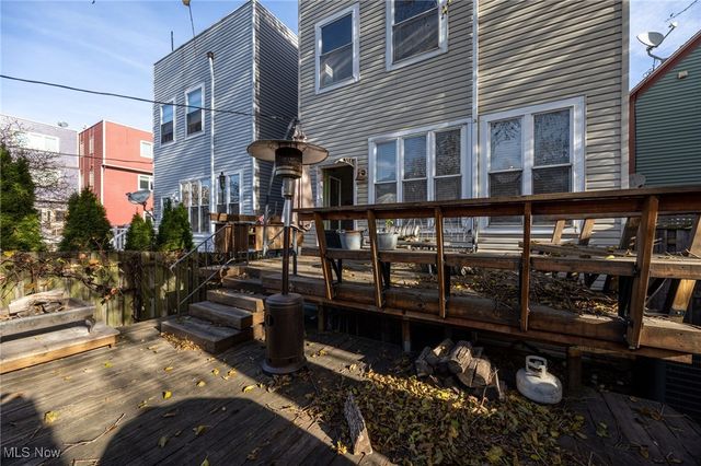 2122 W 6th Street, Cleveland, OH 44113