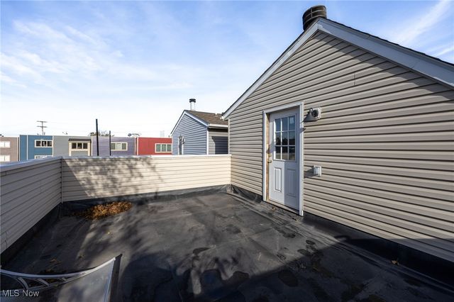 2122 W 6th Street, Cleveland, OH 44113