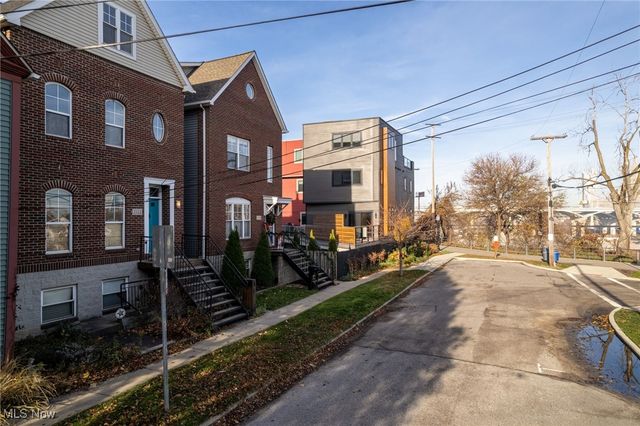 2122 W 6th Street, Cleveland, OH 44113