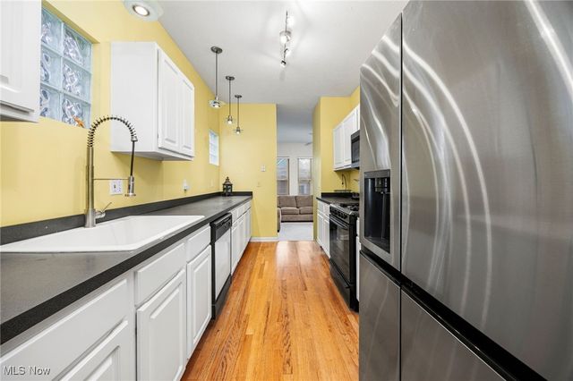 2122 W 6th Street, Cleveland, OH 44113