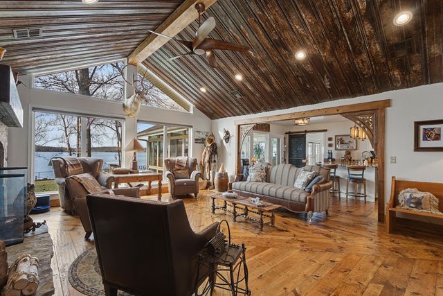 29573 S 585 Court, Grove, OK 74344