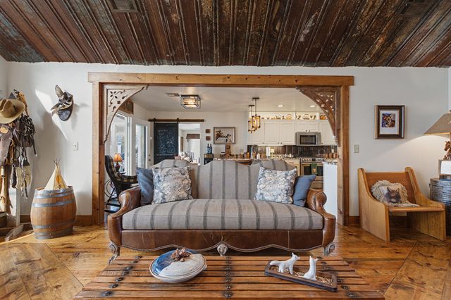 29573 S 585 Court, Grove, OK 74344