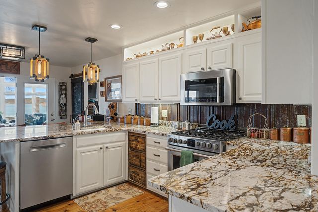 29573 S 585 Court, Grove, OK 74344