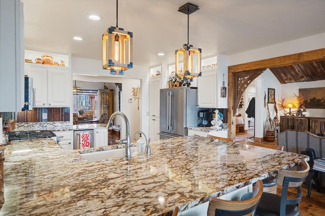 29573 S 585 Court, Grove, OK 74344