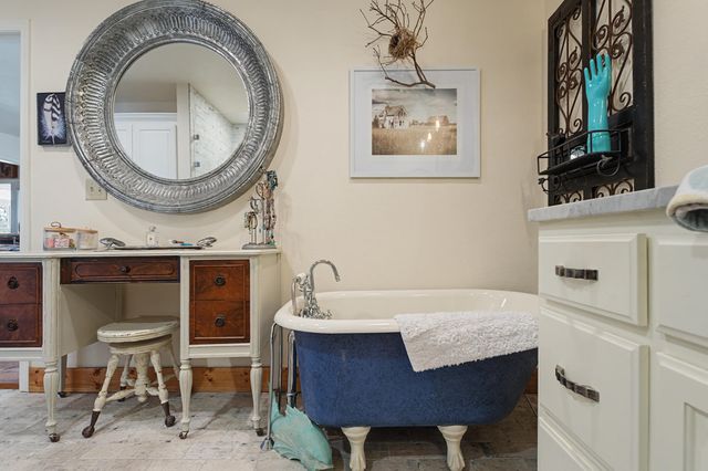 29573 S 585 Court, Grove, OK 74344