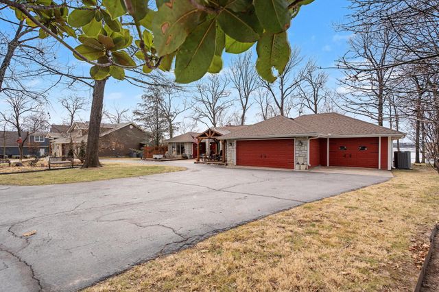29573 S 585 Court, Grove, OK 74344
