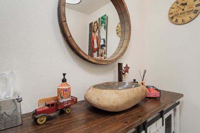 29573 S 585 Court, Grove, OK 74344