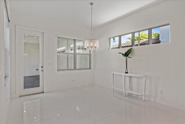 8059 Hobbes Way, Palm Beach Gardens, FL 33418