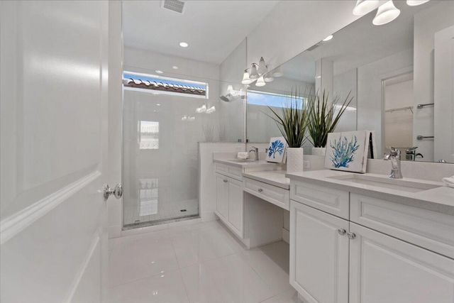 8059 Hobbes Way, Palm Beach Gardens, FL 33418