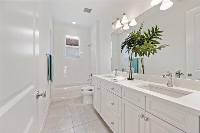 8059 Hobbes Way, Palm Beach Gardens, FL 33418