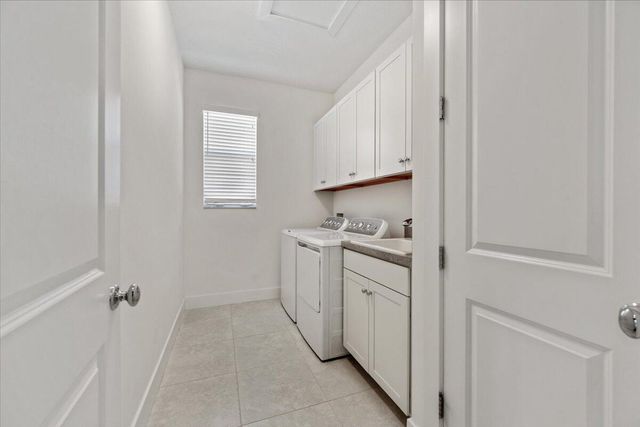 8059 Hobbes Way, Palm Beach Gardens, FL 33418