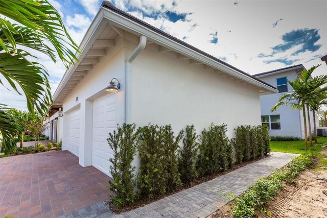 8059 Hobbes Way, Palm Beach Gardens, FL 33418