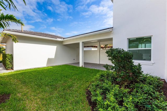 8059 Hobbes Way, Palm Beach Gardens, FL 33418
