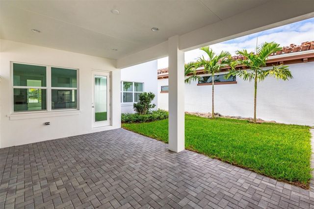 8059 Hobbes Way, Palm Beach Gardens, FL 33418