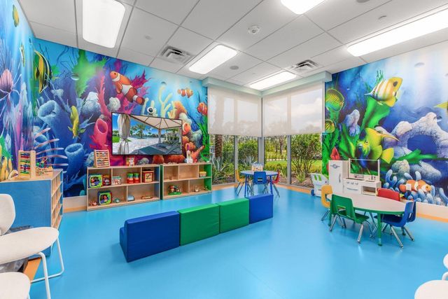 8059 Hobbes Way, Palm Beach Gardens, FL 33418