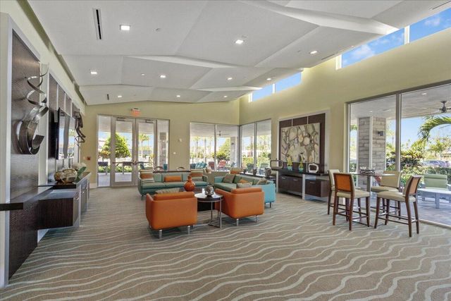 8059 Hobbes Way, Palm Beach Gardens, FL 33418