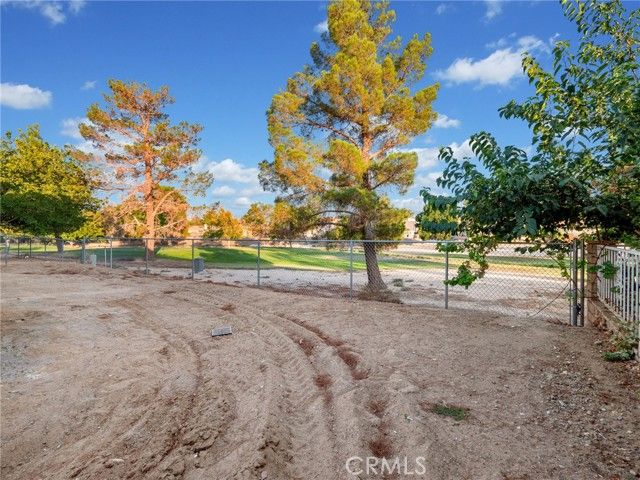 13835 Burning Tree Drive, Victorville, CA 92395