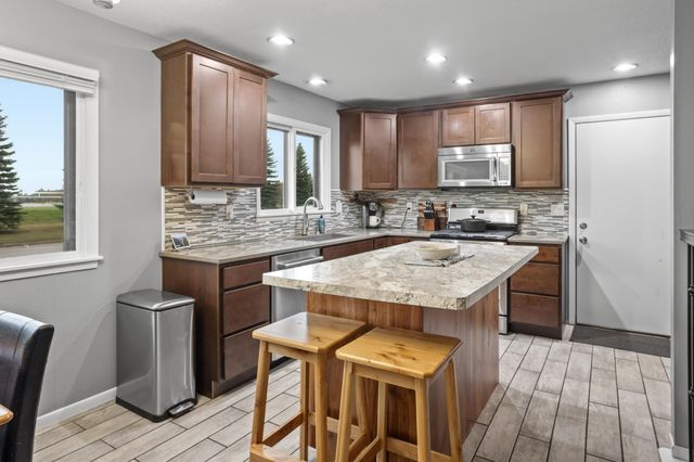 1902 24th Avenue S, Moorhead, MN 56560