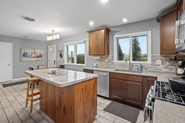 1902 24th Avenue S, Moorhead, MN 56560