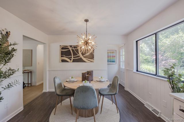 3161 Woodcrest Road, Rochester Hills, MI 48309
