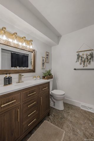 3161 Woodcrest Road, Rochester Hills, MI 48309
