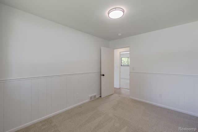 3161 Woodcrest Road, Rochester Hills, MI 48309