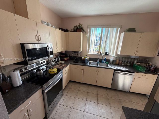 12050 SW 268th St 7, Homestead, FL 33032