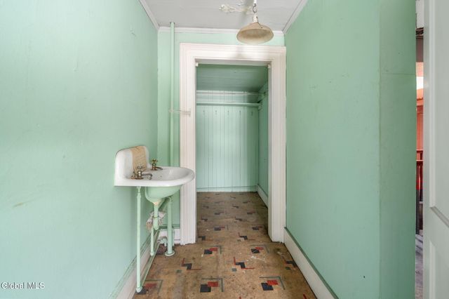 93 Ten Broeck Street, Albany, NY 12210