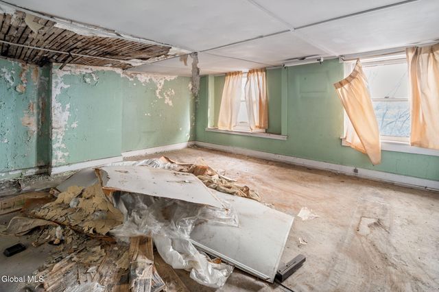 93 Ten Broeck Street, Albany, NY 12210