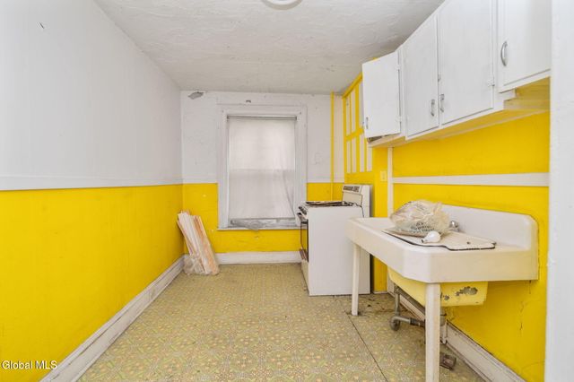 93 Ten Broeck Street, Albany, NY 12210