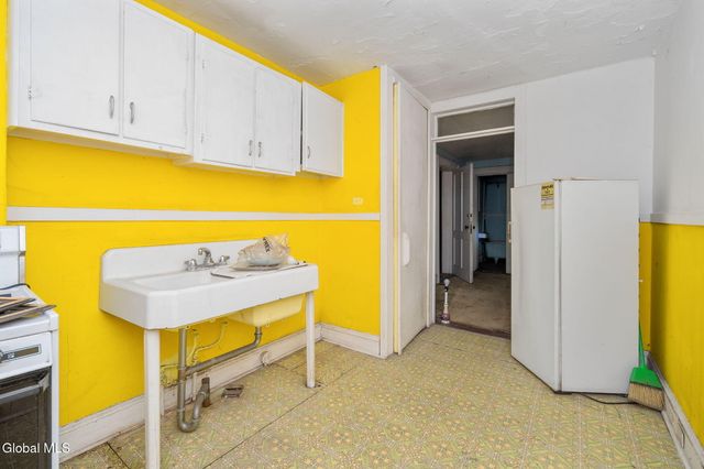 93 Ten Broeck Street, Albany, NY 12210