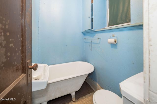 93 Ten Broeck Street, Albany, NY 12210