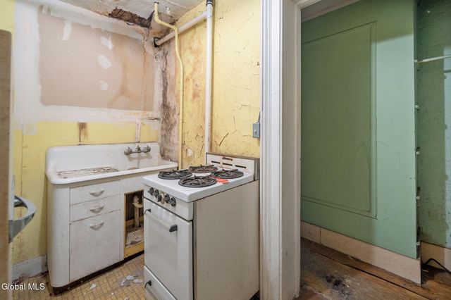 93 Ten Broeck Street, Albany, NY 12210