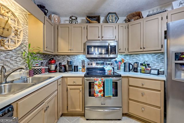 300 Ginger Creek Lane 203, Clayton, GA 30525