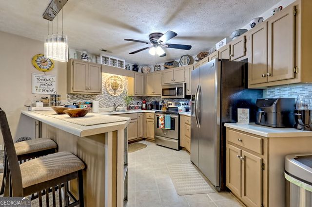 300 Ginger Creek Lane 203, Clayton, GA 30525