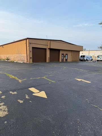 7330 Duvan Drive, Tinley Park, IL 60477