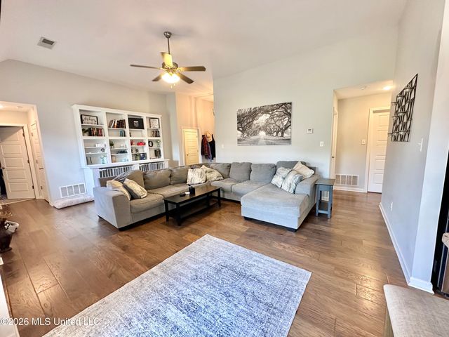 2607 Dawnwood Circle, Southaven, MS 38672